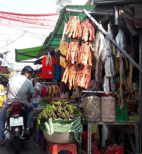 Chợ nước ngoài ở Sài Gòn: Chợ Campuchia thứ gì cũng có - 1