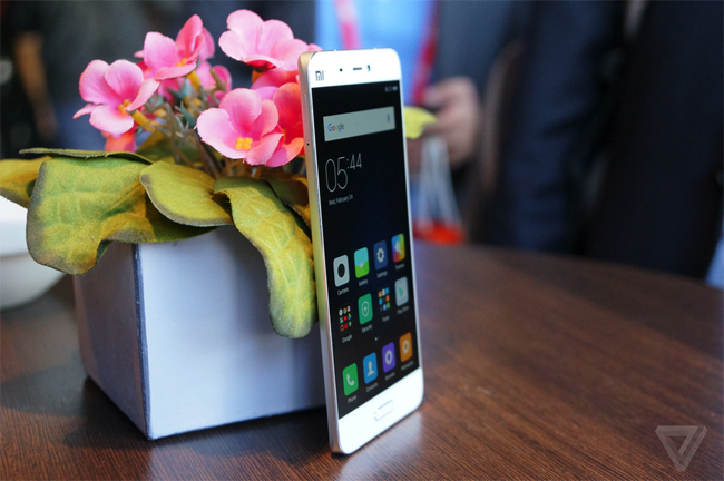 Hãng điện thoại Trung Quốc vừa giới thiệu mẫu điện thoại thông minh Xiaomi Mi 5 với cấu hình mạnh và mức giá khá mềm.
