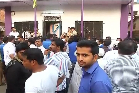 Đâm chết 14 người thân rồi tự sát - 2