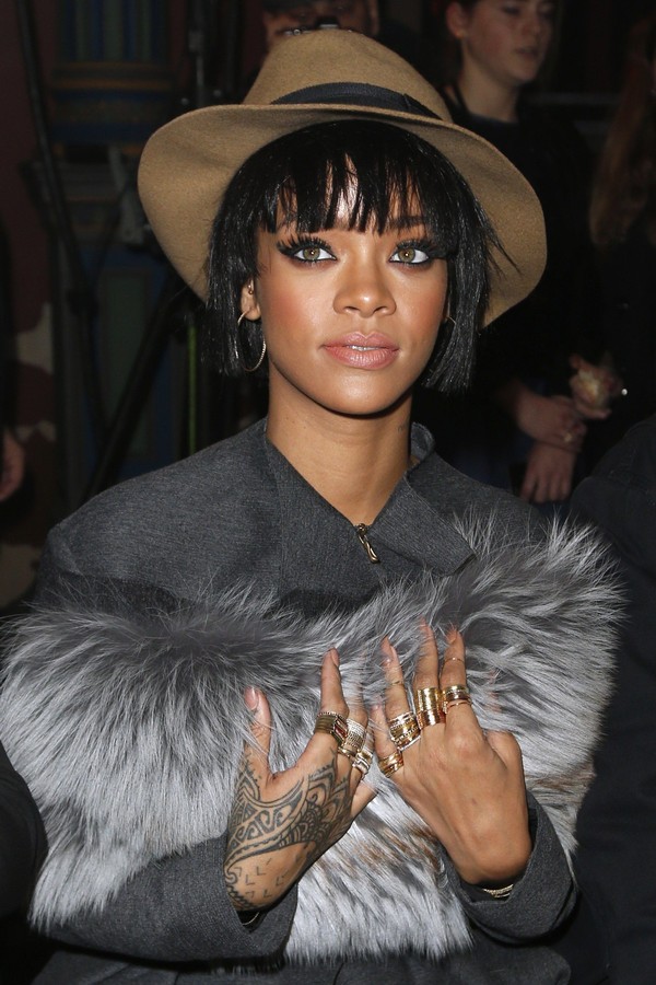 Mỹ nhân Việt và thế giới xấu - đẹp khi để tóc "úp nồi" - 11