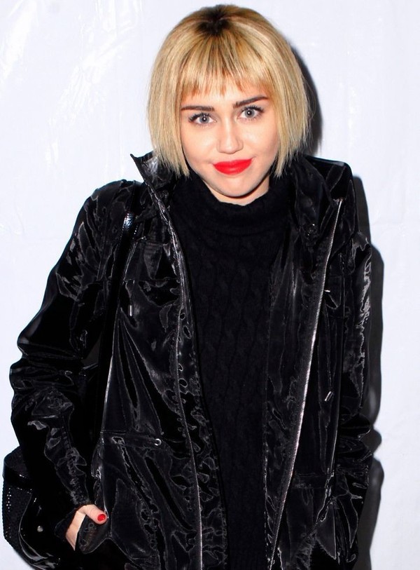 Mỹ nhân Việt và thế giới xấu - đẹp khi để tóc "úp nồi" - 12