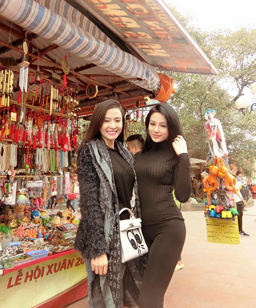 Sao Việt đi lễ chùa: "Người kín đáo, kẻ hớ hênh" - 2