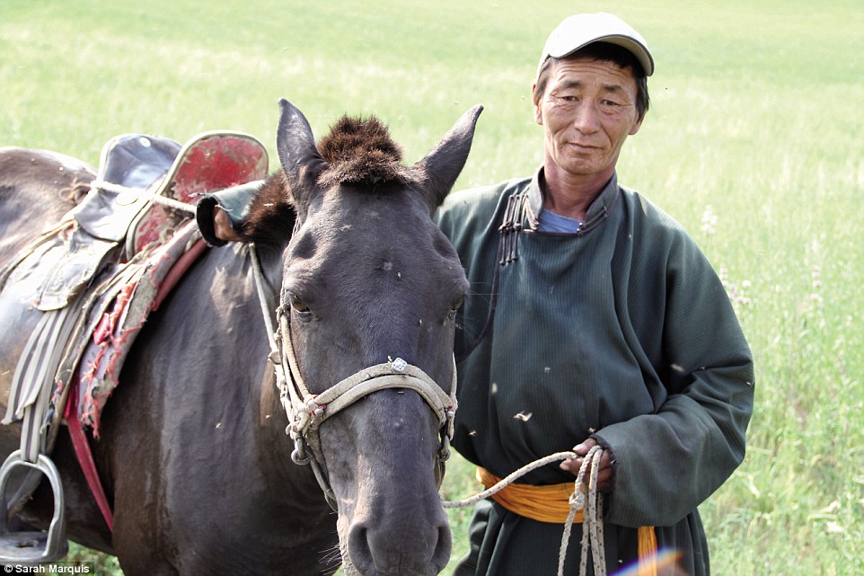 Hành trình ly kỳ của nữ phượt thủ đi bộ khắp thế gian - 6