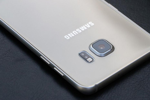 Samsung S7 ra mắt, S6 hạ giá tới 6 triệu hút khách - 1