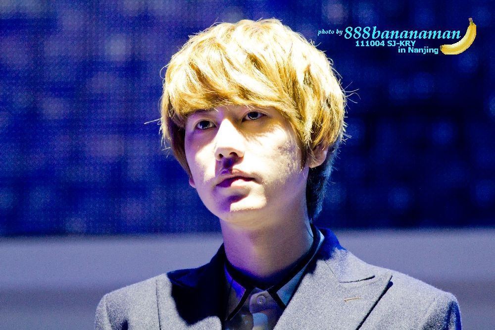 11 mỹ nam, mỹ nữ Hàn có làn da bị "giặc mụn" tàn phá - 15