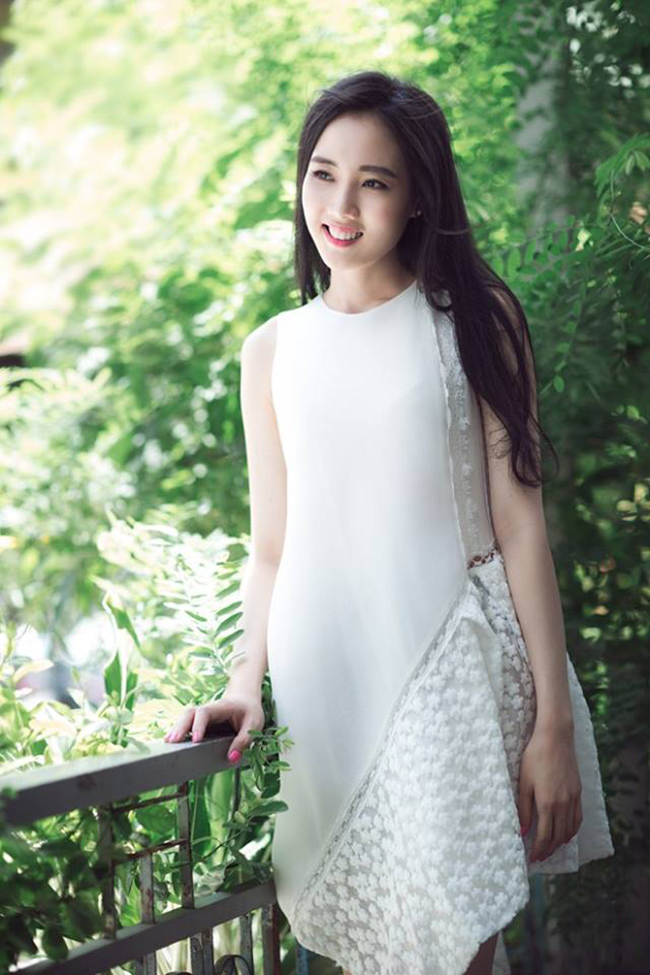 Diệp Hồng Đào sinh năm 1992, cô từng lọt vào chung kết Hoa hậu Việt Nam 2012.