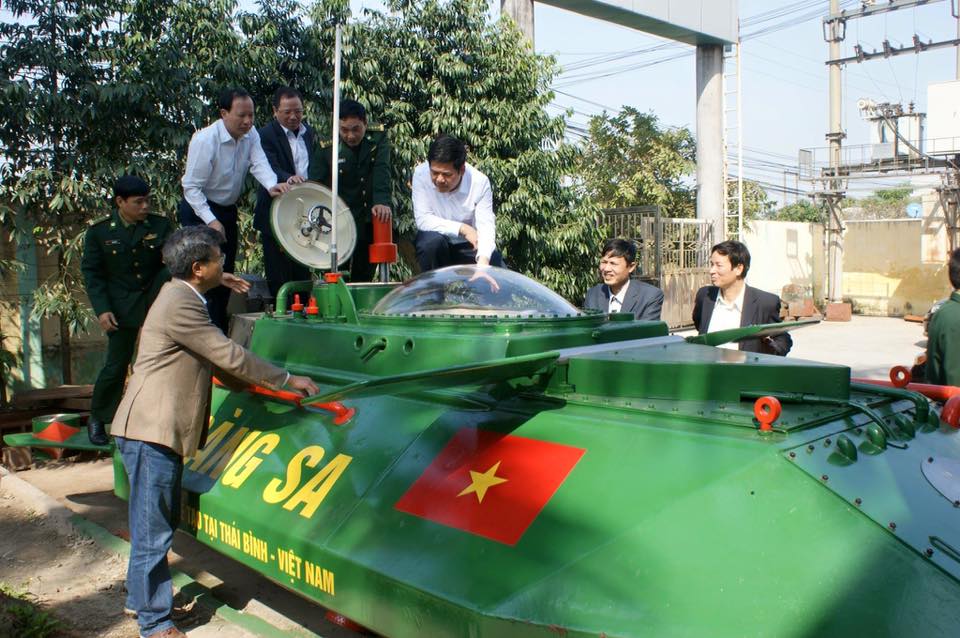 Chủ tịch tỉnh Thái Bình bất ngờ “vi hành” tàu ngầm Hoàng Sa - 1