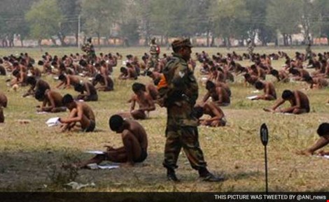 Ấn Độ: Bắt thí sinh mặc quần lót ngồi thi để ngừa gian lận - 1