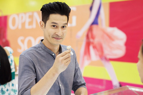 Huy Khánh mua nhẫn tặng Anh Thư dịp 8/3 - 5