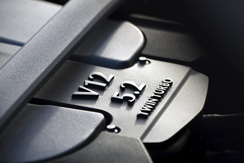 Siêu phẩm Aston Martin DB11: Nhanh nhất, mạnh nhất - 6