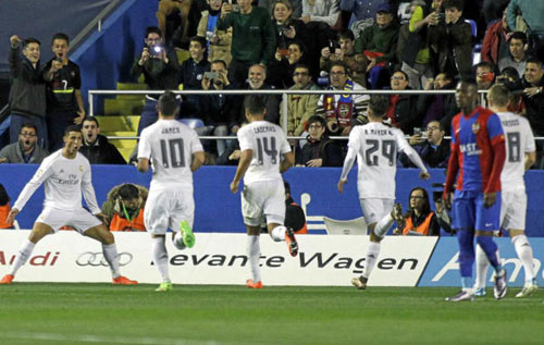 Levante - Real: Quên đi sầu muộn - 1