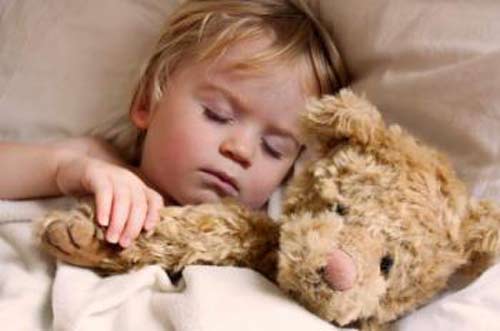 Trẻ em ngáy ngủ thường xuyên ảnh hưởng nghiêm trọng đến sức khỏe - 1