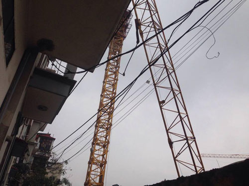 HN: Gãy cần cẩu, người dân hốt hoảng tháo chạy - 5