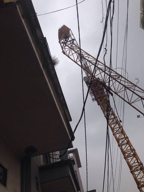 HN: Gãy cần cẩu, người dân hốt hoảng tháo chạy - 6