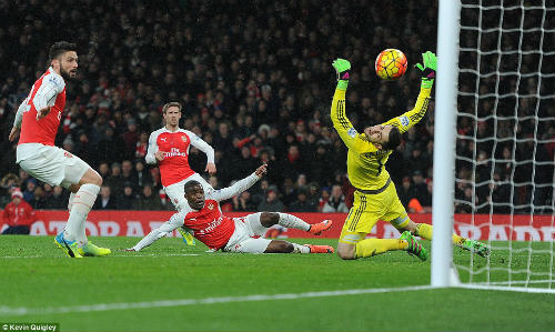 Vấn đề của Arsenal nằm ở... Arsene Wenger - 2