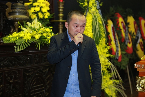 Nước mắt sao Việt "ngập" đám tang nhạc sĩ Lương Minh - 12