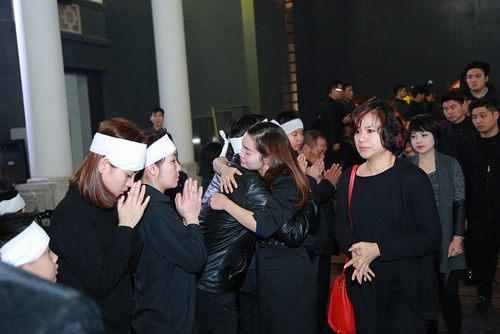 Nước mắt sao Việt "ngập" đám tang nhạc sĩ Lương Minh - 3