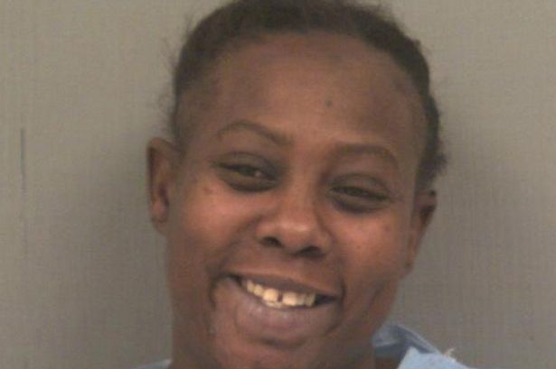 Mỹ: Hôn nhau lúc phê thuốc, cắn đứt lưỡi bạn trai - 1