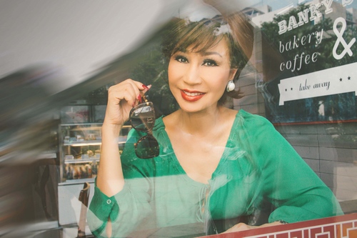 Khánh Hà tuổi 64 vẫn đẹp mặn mà, tươi trẻ - 4