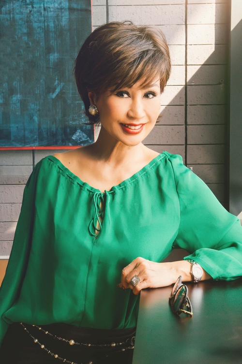 Khánh Hà tuổi 64 vẫn đẹp mặn mà, tươi trẻ - 5