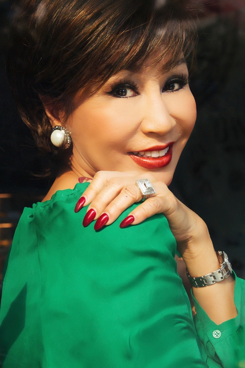 Khánh Hà tuổi 64 vẫn đẹp mặn mà, tươi trẻ - 8