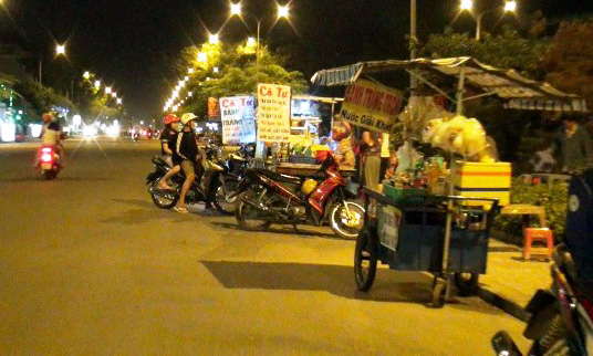 Tránh người bán hàng rong, xe tải tông chết người - 2