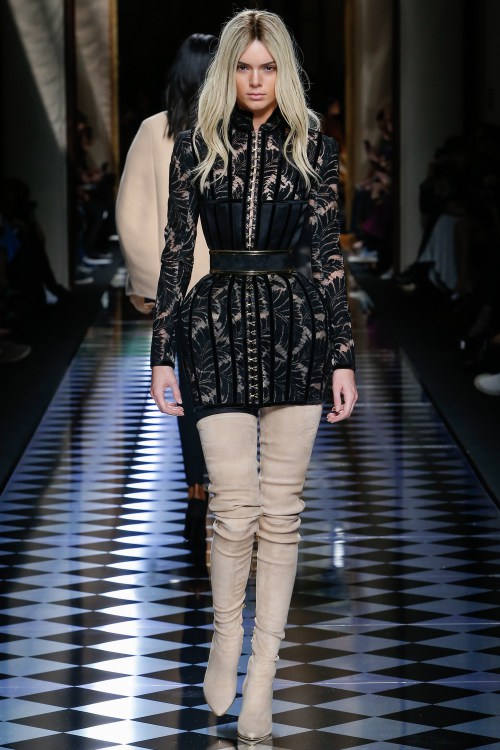 Ngây ngất trong đại tiệc nhan sắc tại show Balmain - 11
