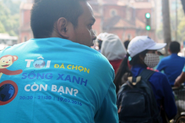 Hàng ngàn bạn trẻ Sài Gòn hưởng ứng Giờ Trái Đất 2016 - 4