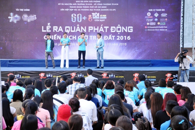 Hàng ngàn bạn trẻ Sài Gòn hưởng ứng Giờ Trái Đất 2016 - 5