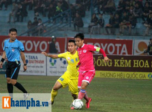 "So găng" derby Hà Nội, Thanh Hào nhập viện khẩn cấp - 4