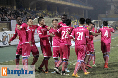 "So găng" derby Hà Nội, Thanh Hào nhập viện khẩn cấp - 14