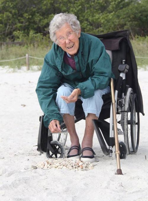 Cụ bà từ chối điều trị ung thư để đi du lịch khắp nơi - 7