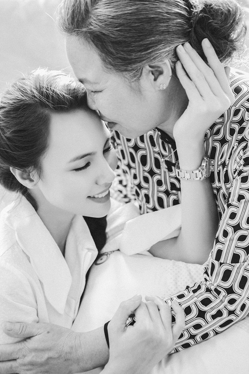 Á khôi Lệ Quyên cùng mẹ dạo chợ hoa ngày 8.3 - 10
