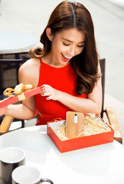 Cùng bật mí bí mật quà 8/3 của các sao - 1