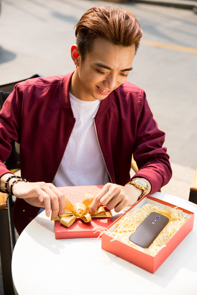 Cùng bật mí bí mật quà 8/3 của các sao - 3