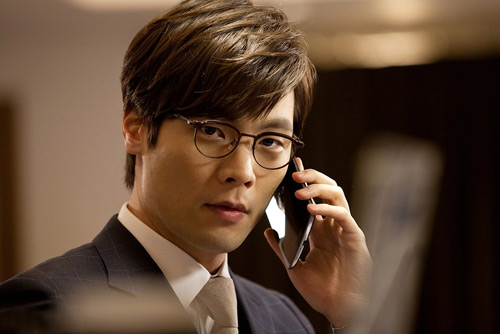 Loạt mỹ nam Hàn "đột nhiên ác" khiến fan ngạc nhiên - 2