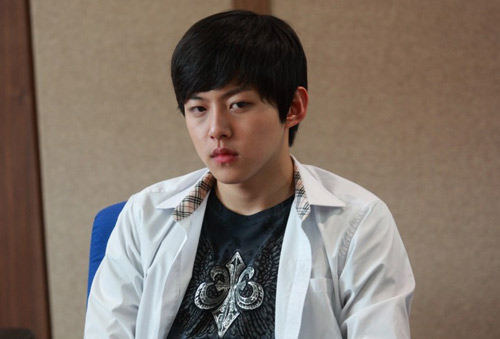 Loạt mỹ nam Hàn "đột nhiên ác" khiến fan ngạc nhiên - 6