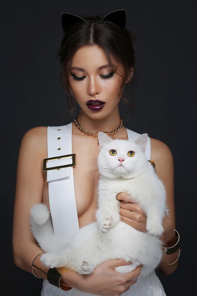 Những phong cách trang điểm đẹp mê hồn của Minh Tú - 8