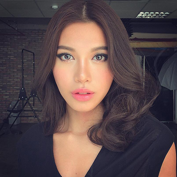 Những phong cách trang điểm đẹp mê hồn của Minh Tú - 12