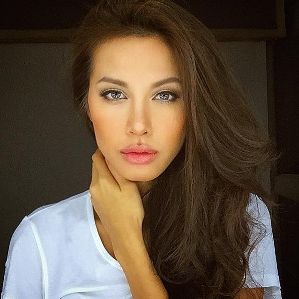 Những phong cách trang điểm đẹp mê hồn của Minh Tú - 13