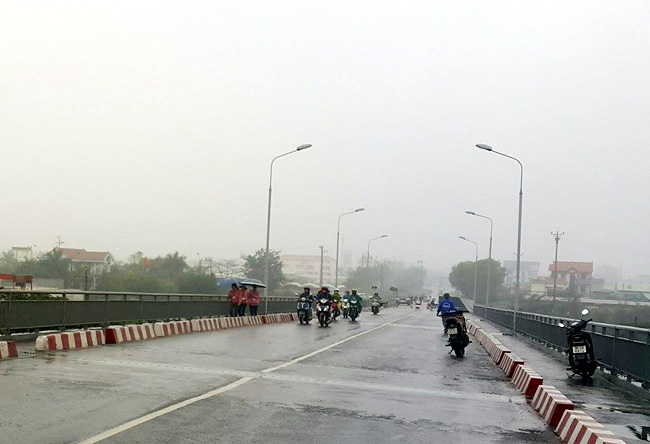 Một số loại xe đã được lưu thông qua cầu An Thái - 2