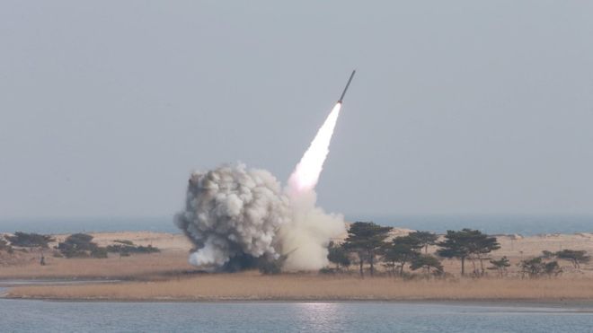 Kim Jong-un tuyên bố thu nhỏ thành công đầu đạn hạt nhân - 1