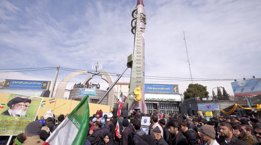 Bất chấp lệnh cấm vận, Iran thử hàng loạt tên lửa đạn đạo - 1