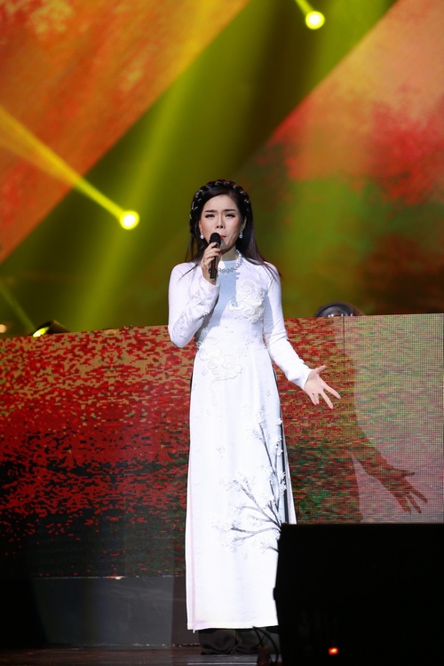 Đêm nhạc Lệ Quyên - đồ sộ đến “ngạt thở” - 2