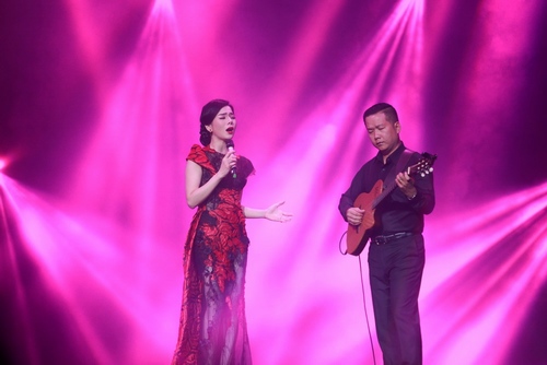 Đêm nhạc Lệ Quyên - đồ sộ đến “ngạt thở” - 3