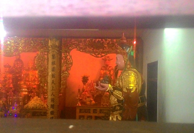 Cận cảnh những ngôi chùa trên nóc chung cư ở Thủ đô - 11