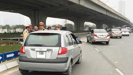 Dừng xử phạt, xóa "bẫy" mũi tên ở "ma trận" giao thông - 1