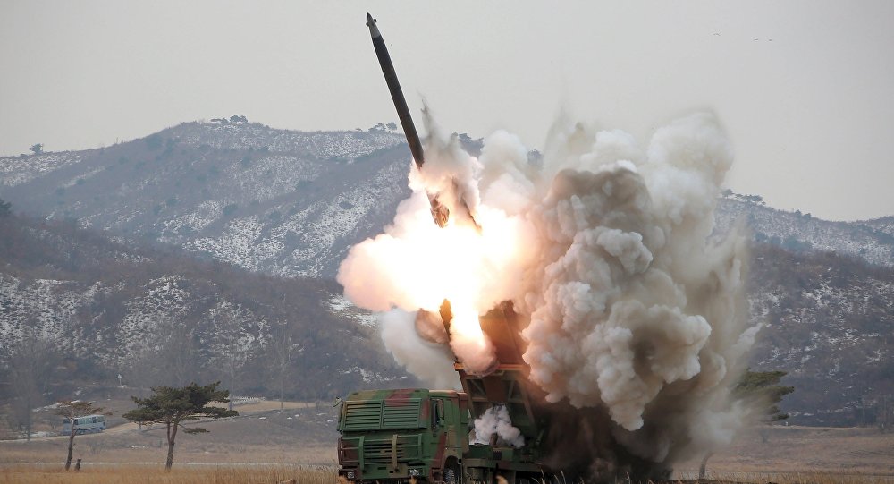 Triều Tiên phóng 2 tên lửa đạn đạo ra biển Nhật Bản - 1