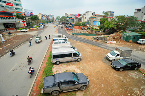 HN: Đường mới thông bỏ không, dân vô tư đi ngược chiều - 8