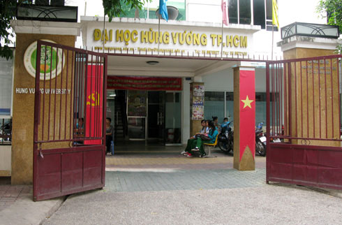ĐH Hùng Vương TPHCM cho giảng viên nghỉ việc vì không còn tiền trả lương - 1